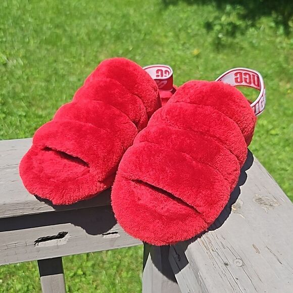 Ugg Fluff Yeah Slide Sandal red, size 9